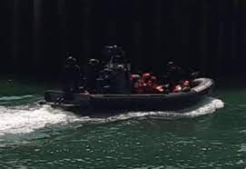 बेलायत र फ्रान्सबीचको समुद्रमा आप्रवासी सवार डुंगा दुर्घटना